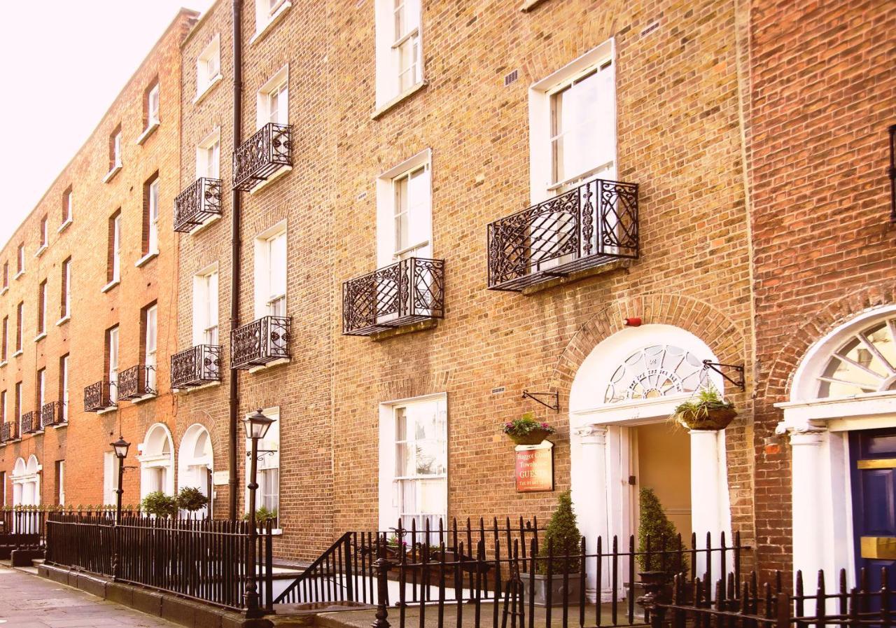 Baggot Court Townhouse Hotel Dublin Bagian luar foto