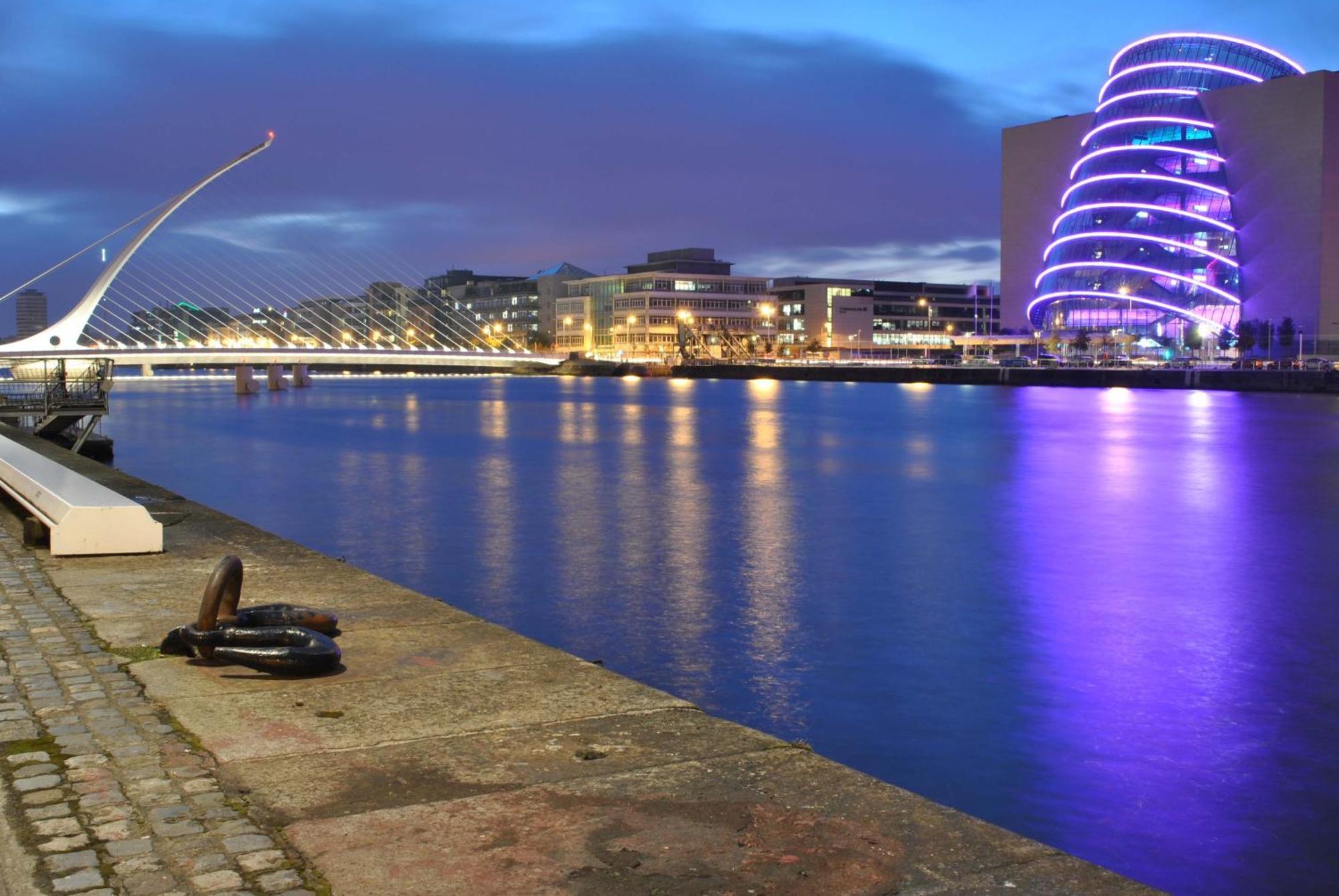 Baggot Court Townhouse Hotel Dublin Bagian luar foto