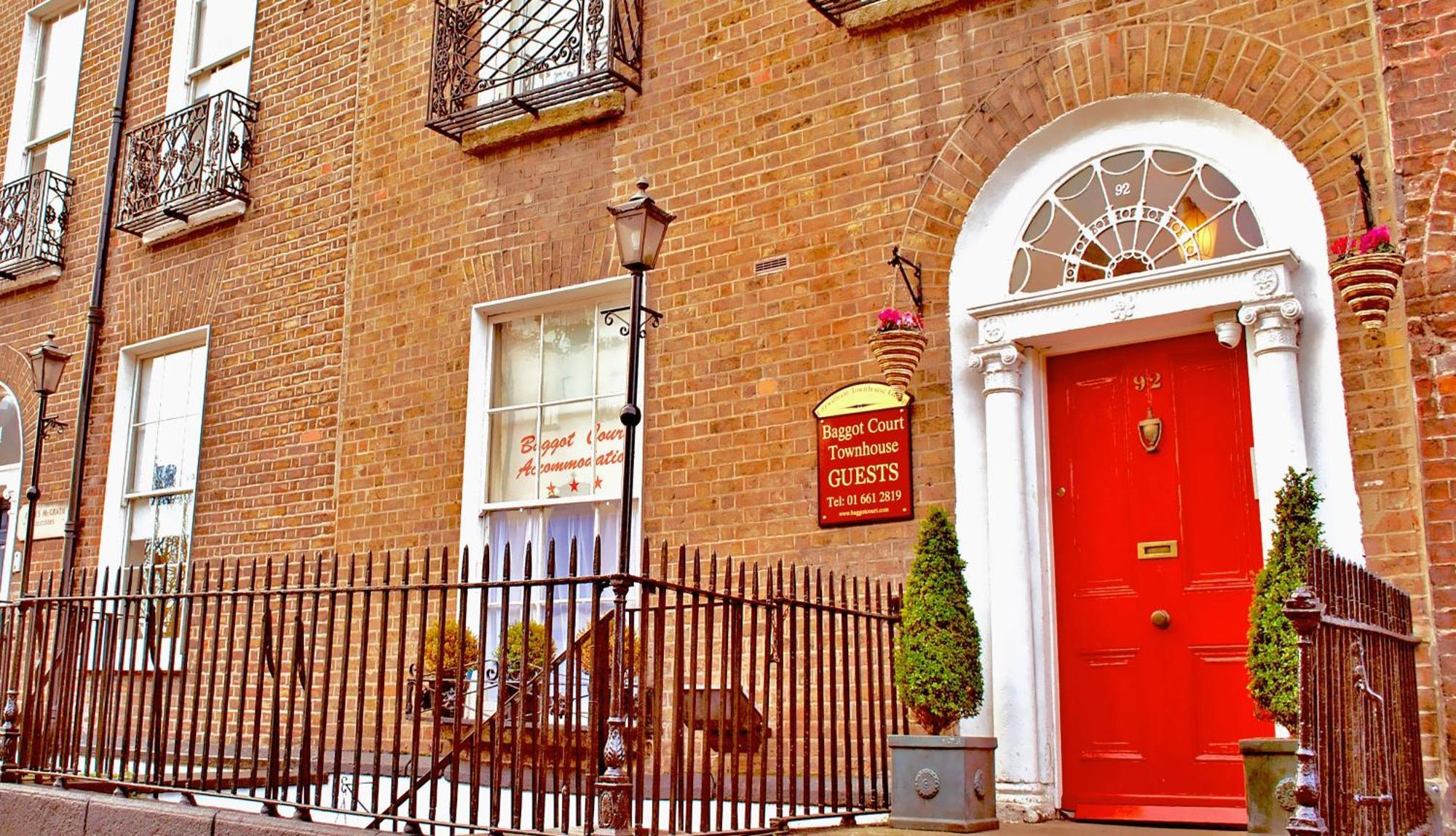 Baggot Court Townhouse Hotel Dublin Bagian luar foto
