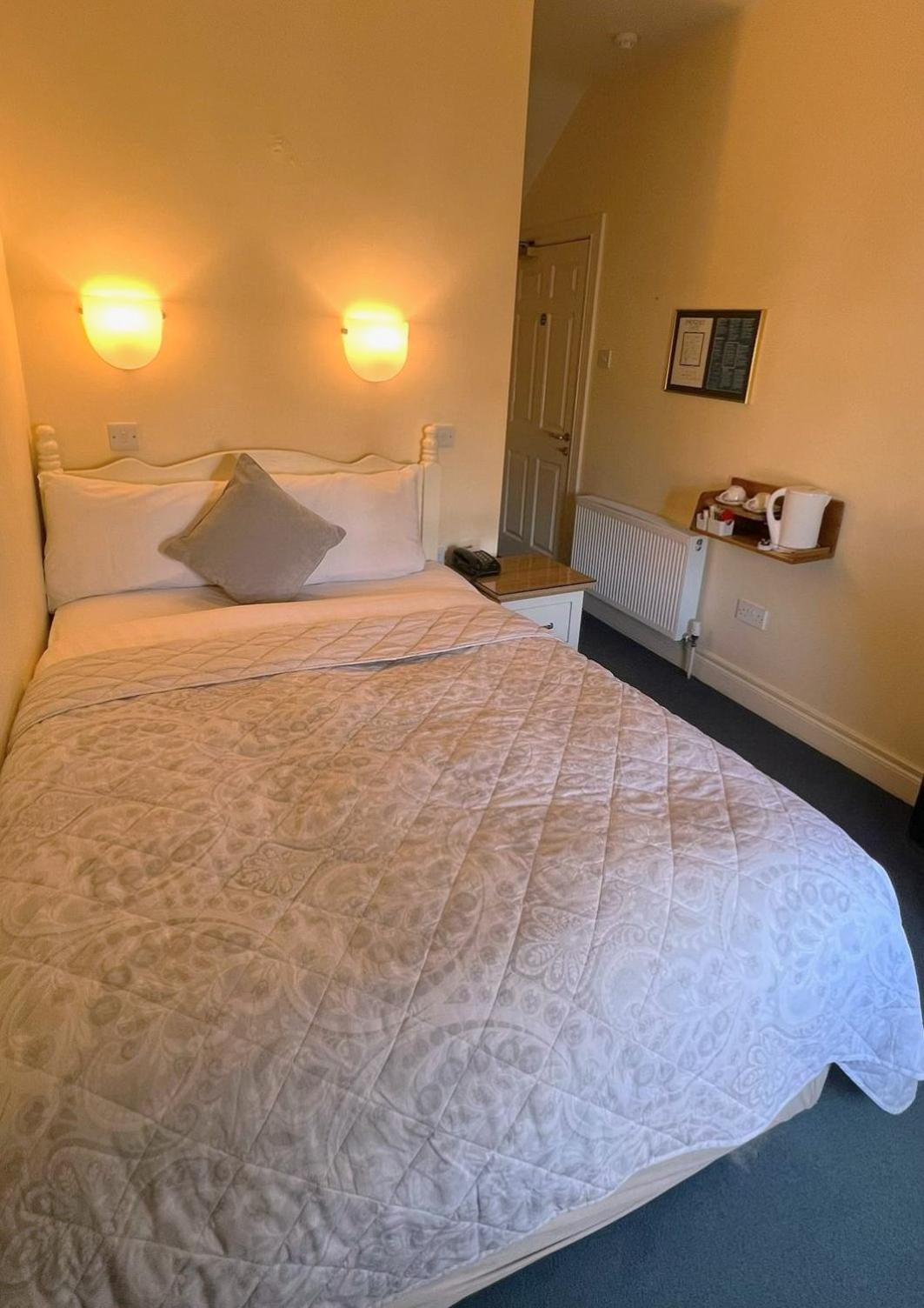 Baggot Court Townhouse Hotel Dublin Bagian luar foto