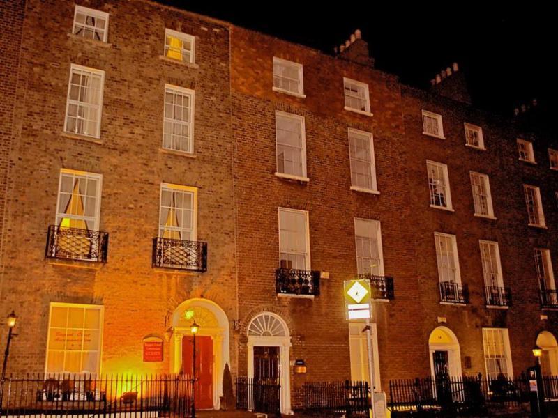 Baggot Court Townhouse Hotel Dublin Bagian luar foto