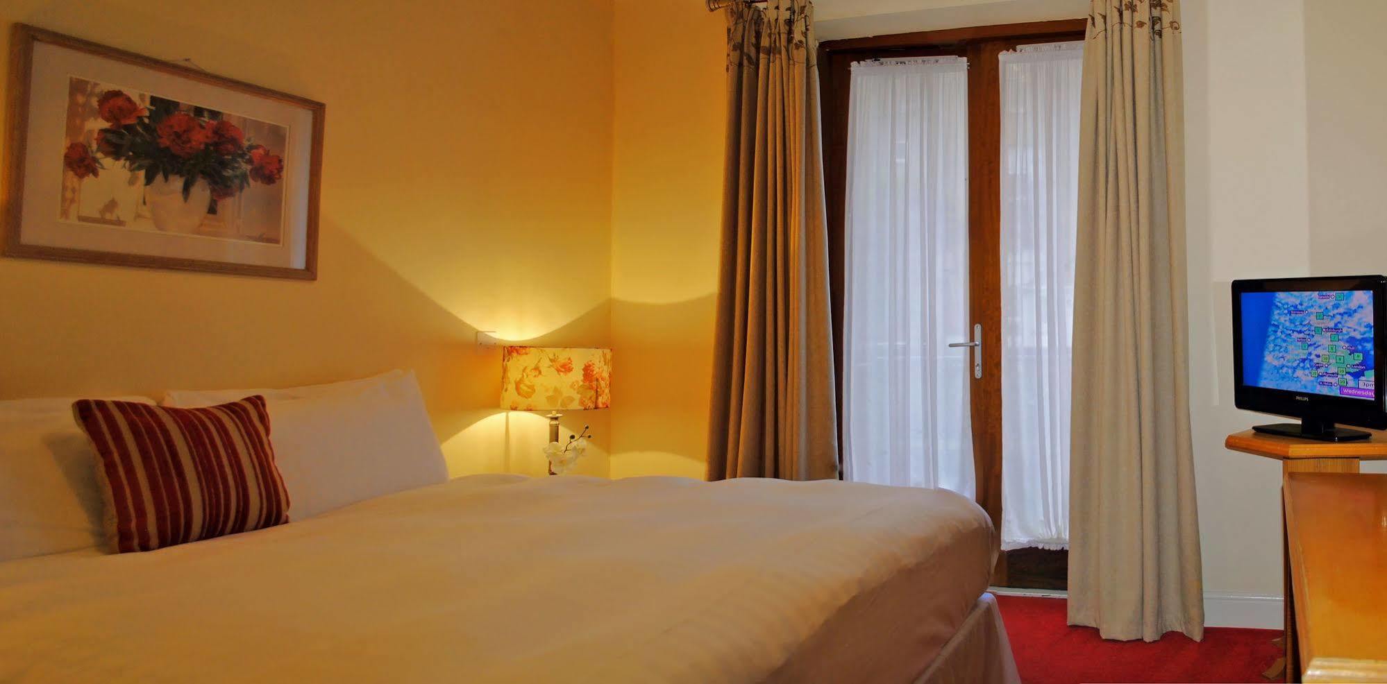 Baggot Court Townhouse Hotel Dublin Bagian luar foto